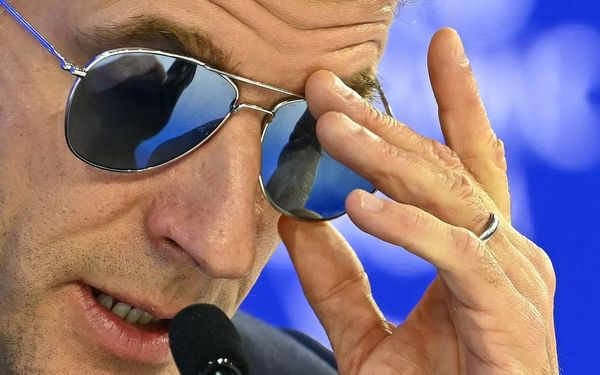 Les lunettes aviateur de Macron sont-elles vraiment fabriquées en France ?