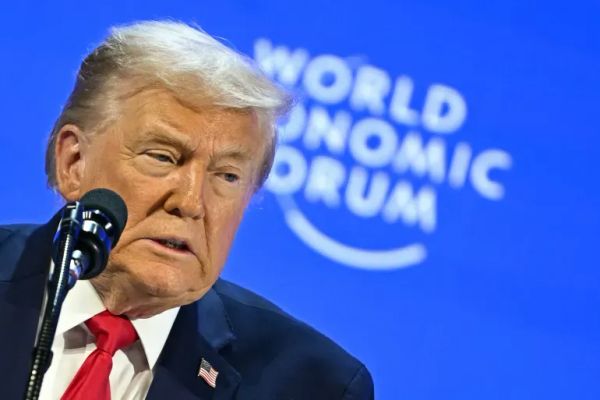 Trump, comme le Titanic, va-t-il se heurter à l'iceberg de la réalité? par Thibault de Varenne