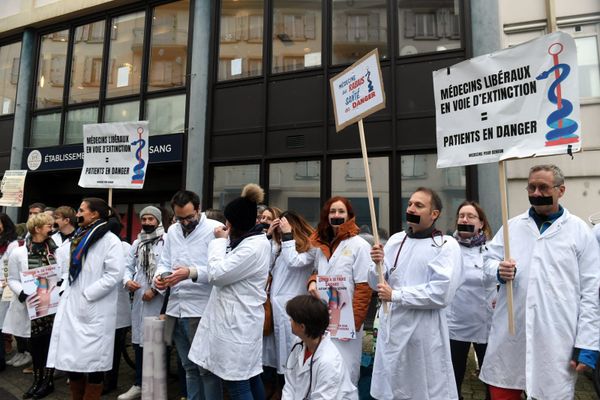 Médecins en grève : les esclaves bac +10 demandent des chaînes plus longues