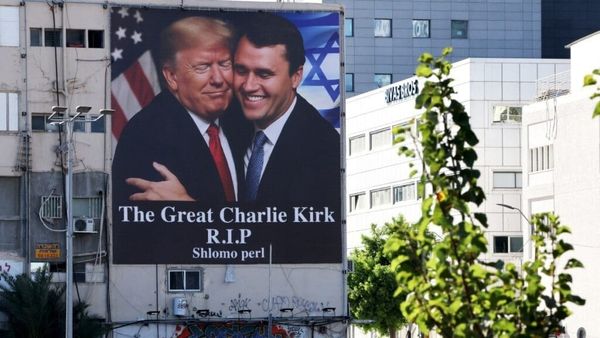 Attaque contre le premier amendement : emprisonné pour un mème sur Charlie Kirk, il empoche 835 000 $