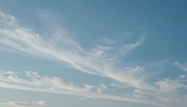 Chemtrails : pourquoi la Floride et le Tennessee ont interdit d'« ensemencer le ciel »