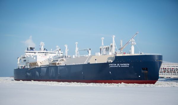 Comment Total continue à vendre du gaz russe malgré les sanctions de l'UE