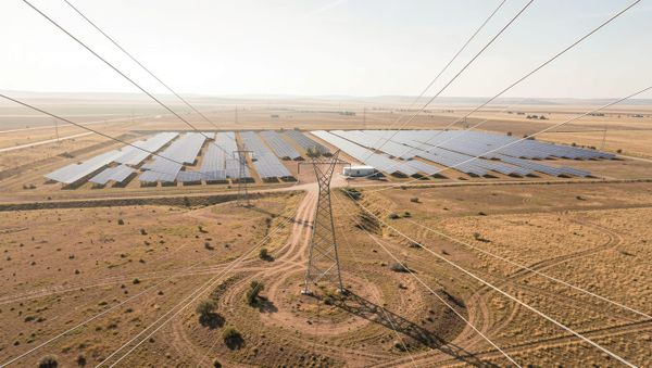 Le nucléaire à 60 €/MWh, le photovoltaïque subventionné à 266 € : ce que documente la Cour des comptes