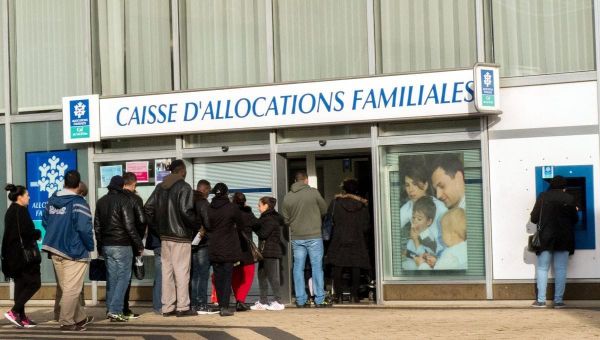 Suspendre un revenu sans juge: le Conseil d'Etat valide