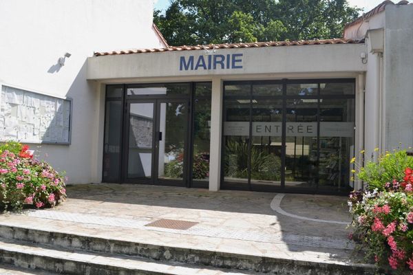Condamné deux fois pour abus de confiance, la commune l'embauche quand même comme directeur général