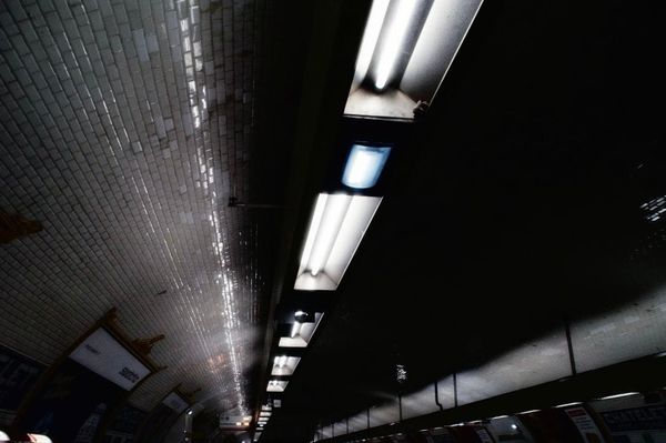 Macron face au gouvernement profond: un étrange tango