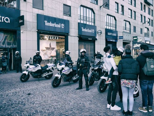 Macron: du non-remaniement au retour des violences