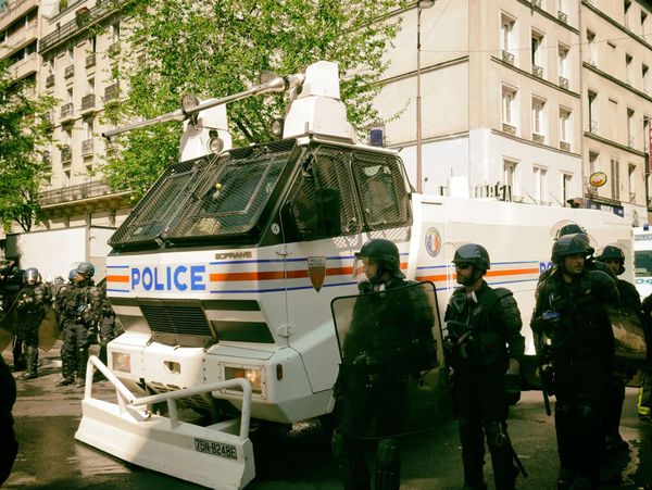 La loi Avia, une brique de plus pour le mur d’une démocrature naissante