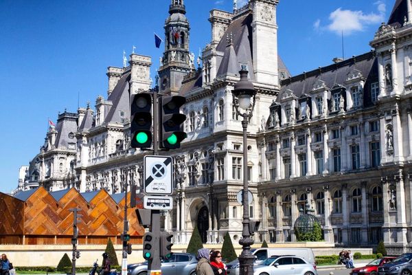 Municipales à Paris : jeux cachés d’influence autour des sondages d’opinion