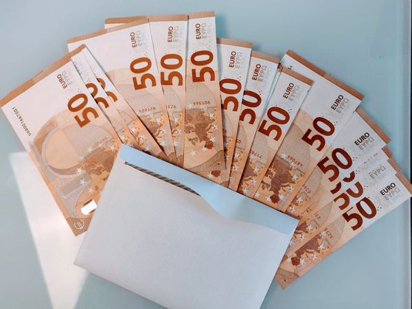 ????Avec la fin du secret sur les coffre-forts, Bercy prépare un hold-up sur votre argent liquide