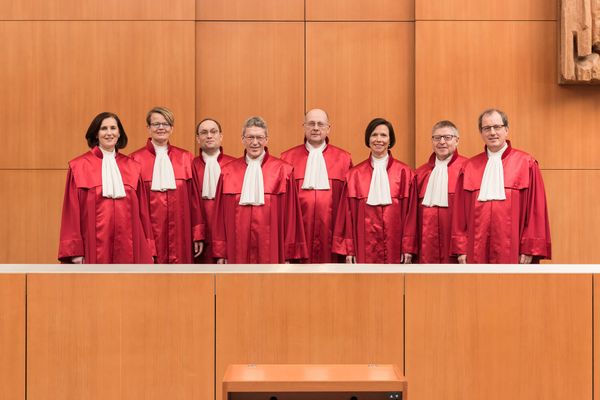 Angela Merkel prise la main dans le pot de confiture par les juges constitutionnels allemands