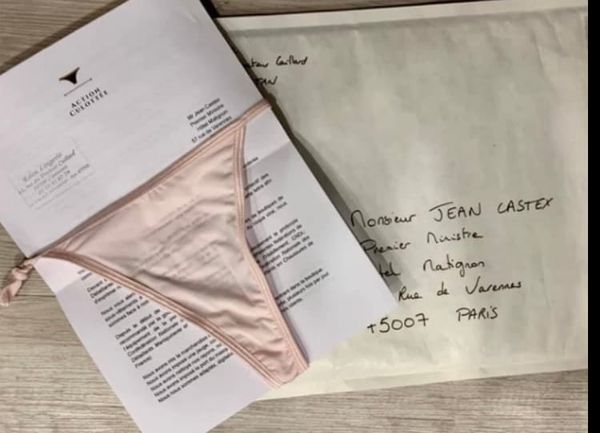 La boîte aux lettres de Jean Castex inondée de petites culottes