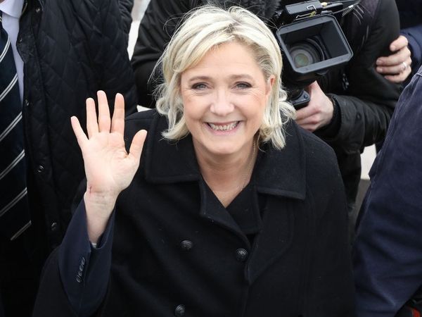 Marine Le Pen à Dakar : début de la Marche sur Paris ? par Modeste Schwartz