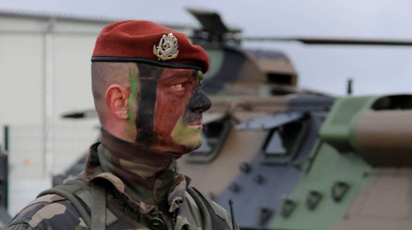 ALERTE : un officier parachutiste appelle à la guerre civile maintenant