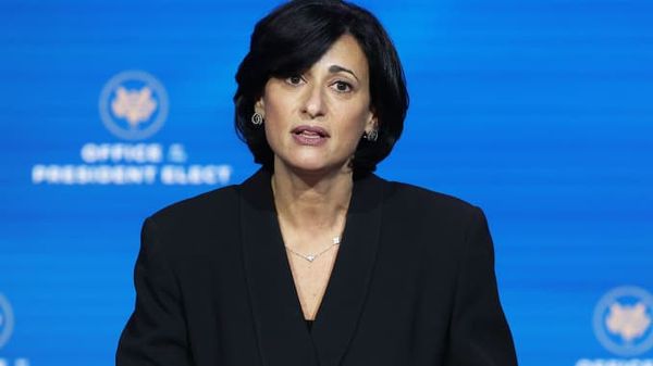 Les vaccinés sont des bombes virales : les sources officielles