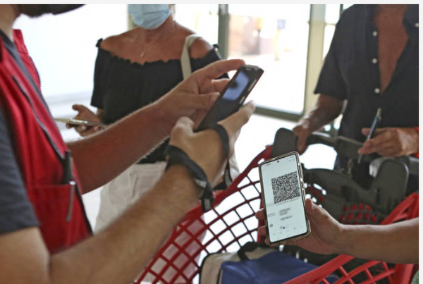 On va bien vers une prorogation du pass sanitaire: Olivier Véran contredit par Jean Castex