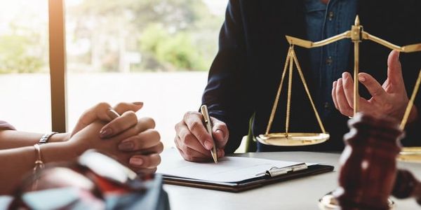 Suspendus le 15 septembre, pourquoi ne pas faire payer votre avocat par votre assureur ?