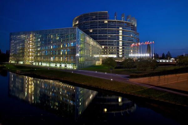 Passe sanitaire : des députés du Parlement européen expriment leur opposition