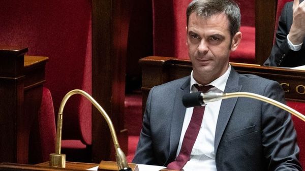 Cette implosion de l’hôpital public créée par la vaccination obligatoire…