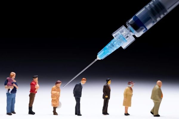 En France, la mortalité est encore plus importante depuis le début de la vaccination