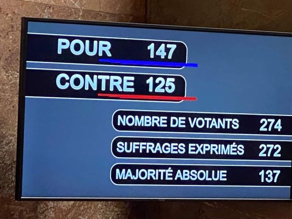 Passe sanitaire : l’Assemblée, à moitié déserte, rétablit le texte du gouvernement