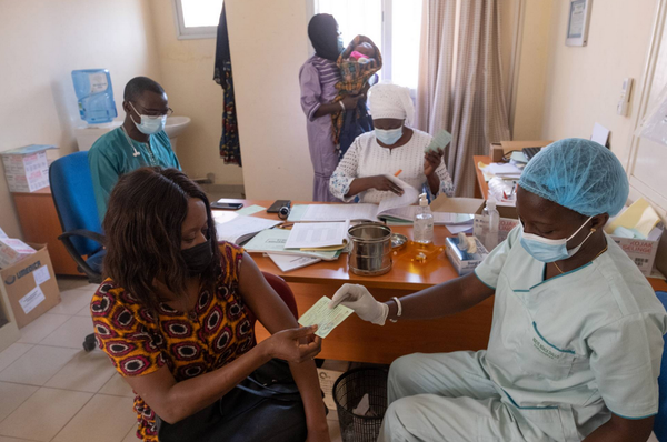 Avec 5% de vaccinés, le Kenya ose quand même le passe sanitaire