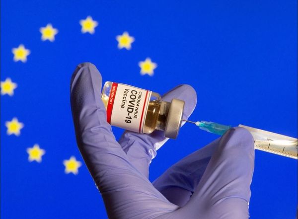 Arguant une énième vague, l’UE relance la folie covidienne