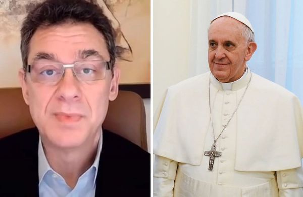 Le Pape François a rencontré secrètement  le PDG de Pfizer avant de rendre la vaccination obligatoire au Vatican