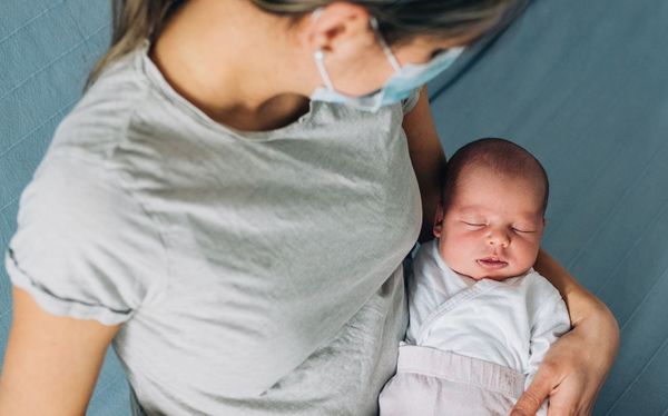 L’exposition in utero au coronavirus des nourrissons peut-elle provoquer des troubles du développement chez l’enfant?