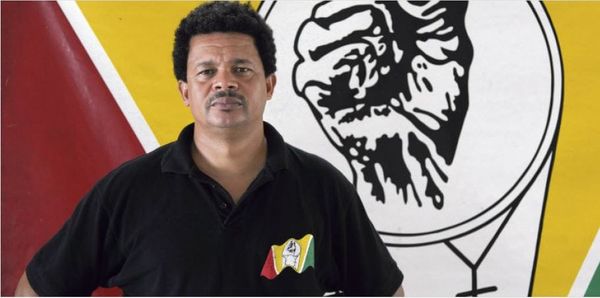 Guadeloupe : Face à la pression de la rue, l’Etat lâche du lest et libère Elie Domota