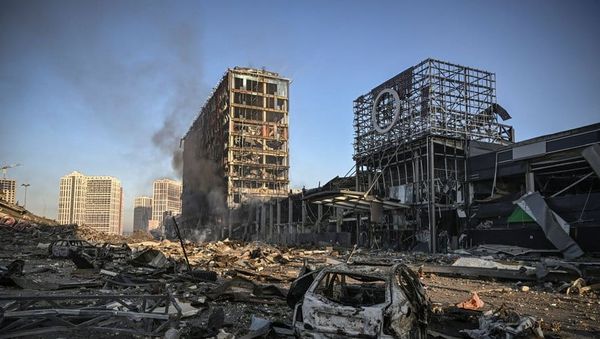 Centre commercial Rétroville de Kiev : les images du bombardement… à côté