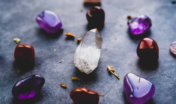 La lithothérapie est-elle réellement efficace ?