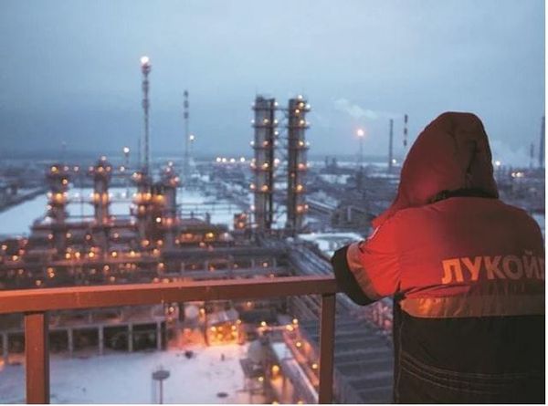 L’OPEP+ exprime sa colère face aux sanctions antirusses, par Politros