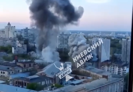 Vidéo : le bombardement d’une usine d’armement à Kiev, hier