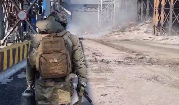 Macron a-t-il demandé à Poutine de pouvoir exfilter des officiers français de Marioupol ?