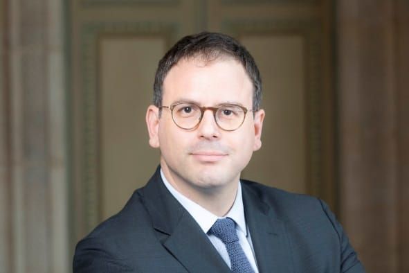 Presstitution : L’Express trouve la classe politique trop transparente, par Modeste Schwartz