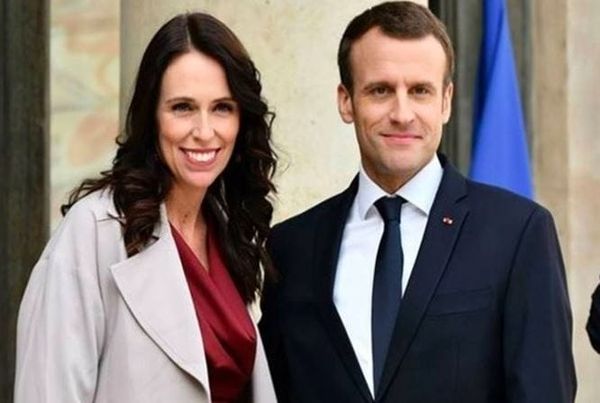 La vaccinolâtre Jacinda Arden perd le goût avec le COVID