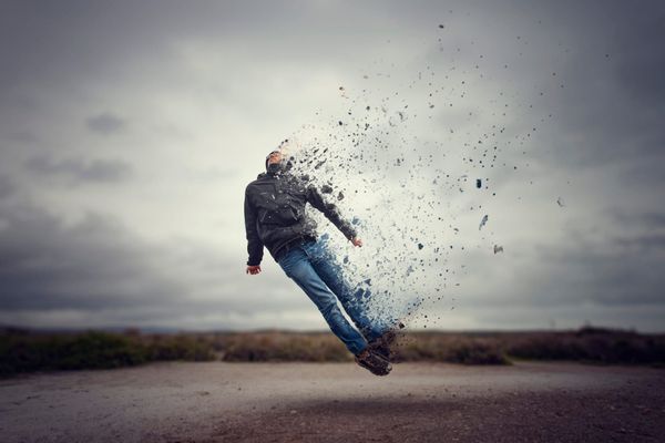 La Vè République arrivera-t-elle à se désintégrer seule ?