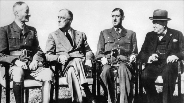 De Gaulle face aux agressions de l’empire anglo-saxon – par Nicolas Bonnal