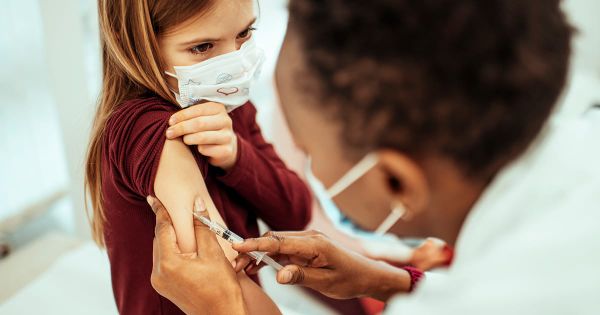 Vaccin HPV : la HAS étend le rattrapage jusqu’à 26 ans malgré sa dangerosité