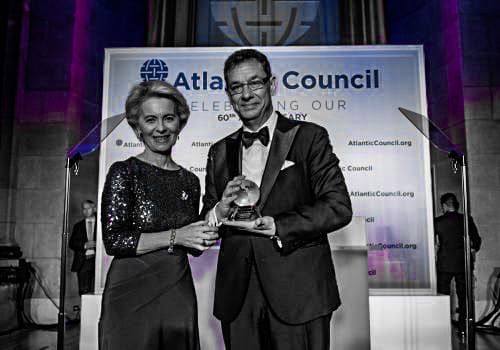 Brigade des mœurs de la Commission, souvenez-vous des contrats Pfizer! par Ulrike Reisner