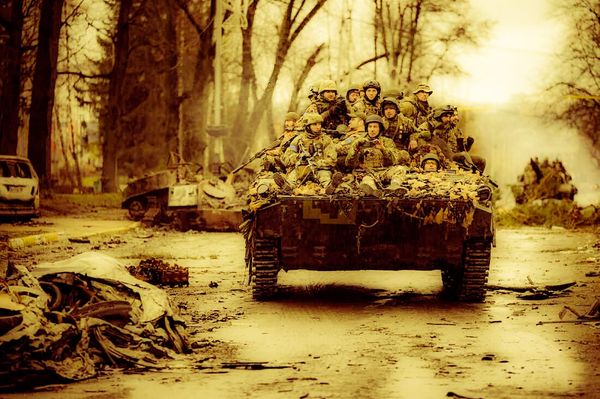 Une guerre peut en cacher une autre, par Jean Goychman