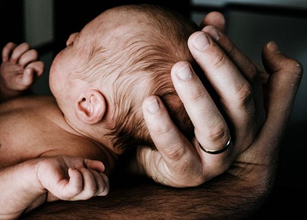 Essayez ces remèdes naturels pour aider bébé à mieux dormir