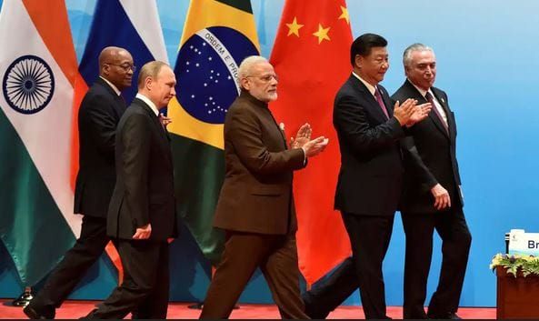 Pourquoi les pays arabes aspirent-ils à rejoindre les BRICS ? par Artem Andrianov