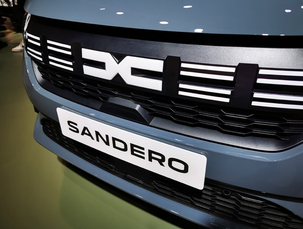 Voiture préférée des Français : la Sandero passe devant la Clio