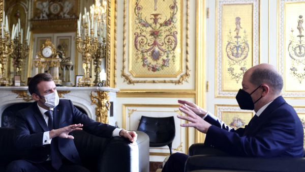 UE : Macron n’arrive pas à se mettre bien au Scholz