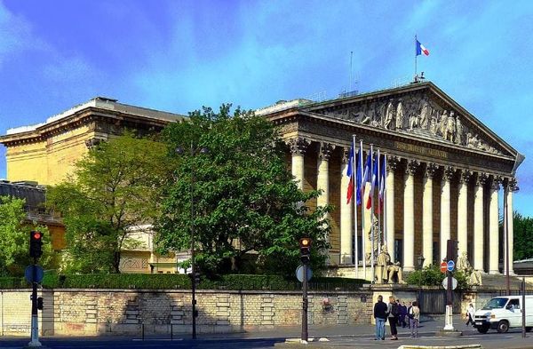 « Frexit migratoire » : championnat de charlatanisme au Palais Bourbon , par Modeste Schwartz