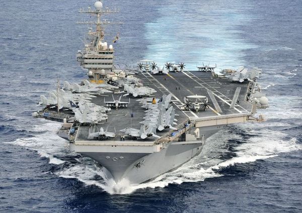 Sous prétexte d’aider la Turquie, les USA envoient un groupe de porte-avions, par TopWarpar