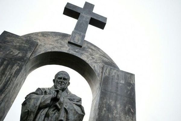 Urbi et Orbi n°34 – Jean-Paul II nouvelle victime collatérale de la guerre civile polonaise