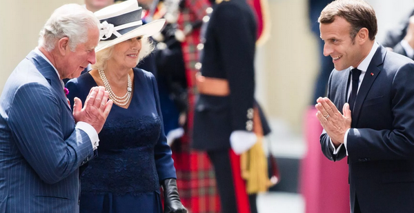 Amour de la vieille peau : Emmanuel 1er reçoit (enfin) Charles III, par Modeste Schwartz